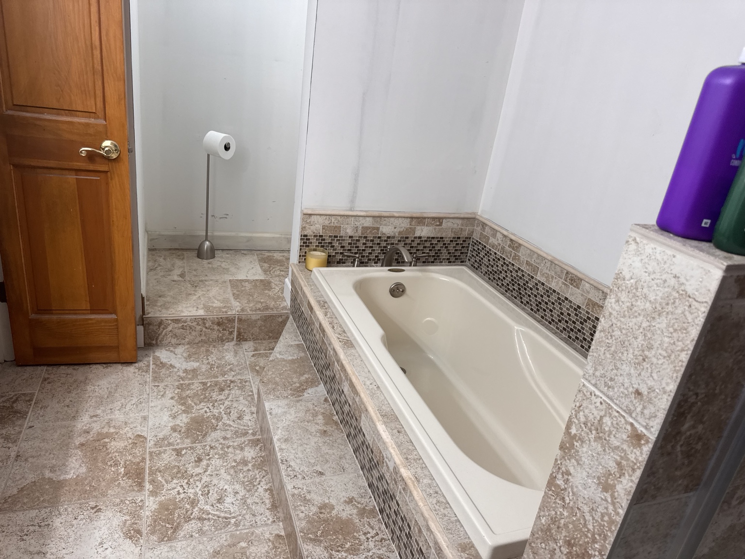 Bathroom before renovation